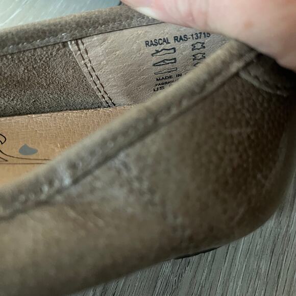 Taos 'Rascal' Women's 6 Round Toe Comfort Flat Pewter Tan Orthotic Walking Shoe - Picture 6 of 7